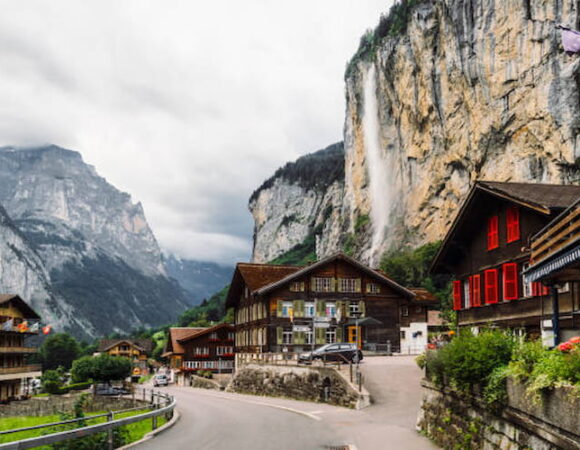 10 Breathtaking Places to Visit in Switzerland 